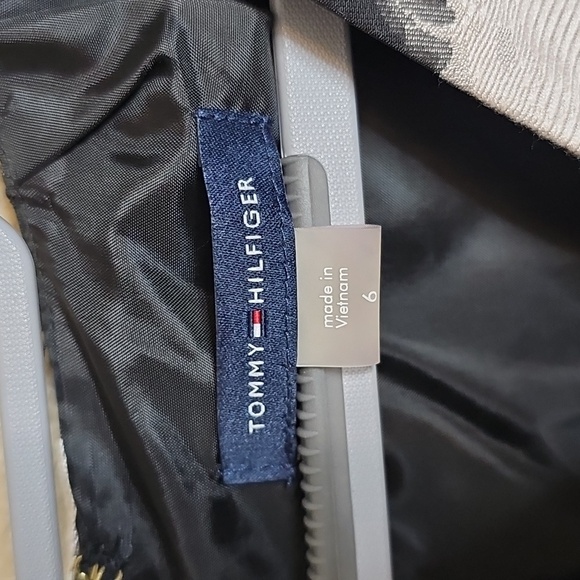 NWT Tommy Hilfiger 6 Black and Ivory Rose Floral Jacquard Cocktail Dress V Neck‎ - Picture 5 of 9